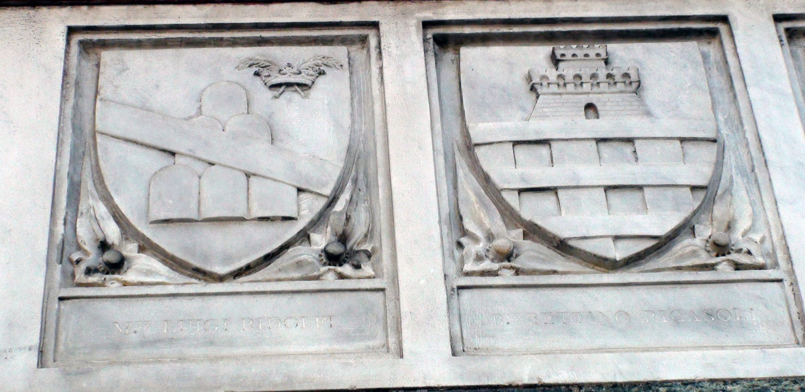 IL Duomo Coat Of Arms L23