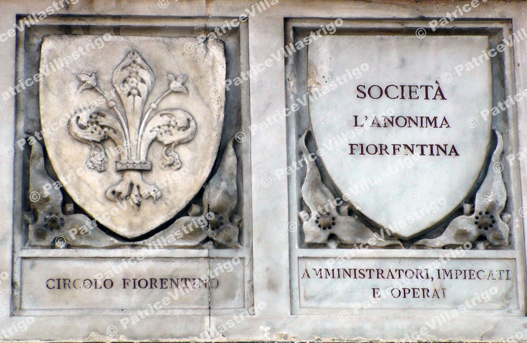 IL Duomo Coat Of Arms L40