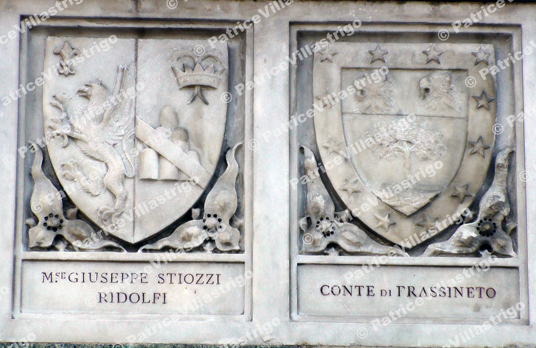 IL Duomo Coat Of Arms L58
