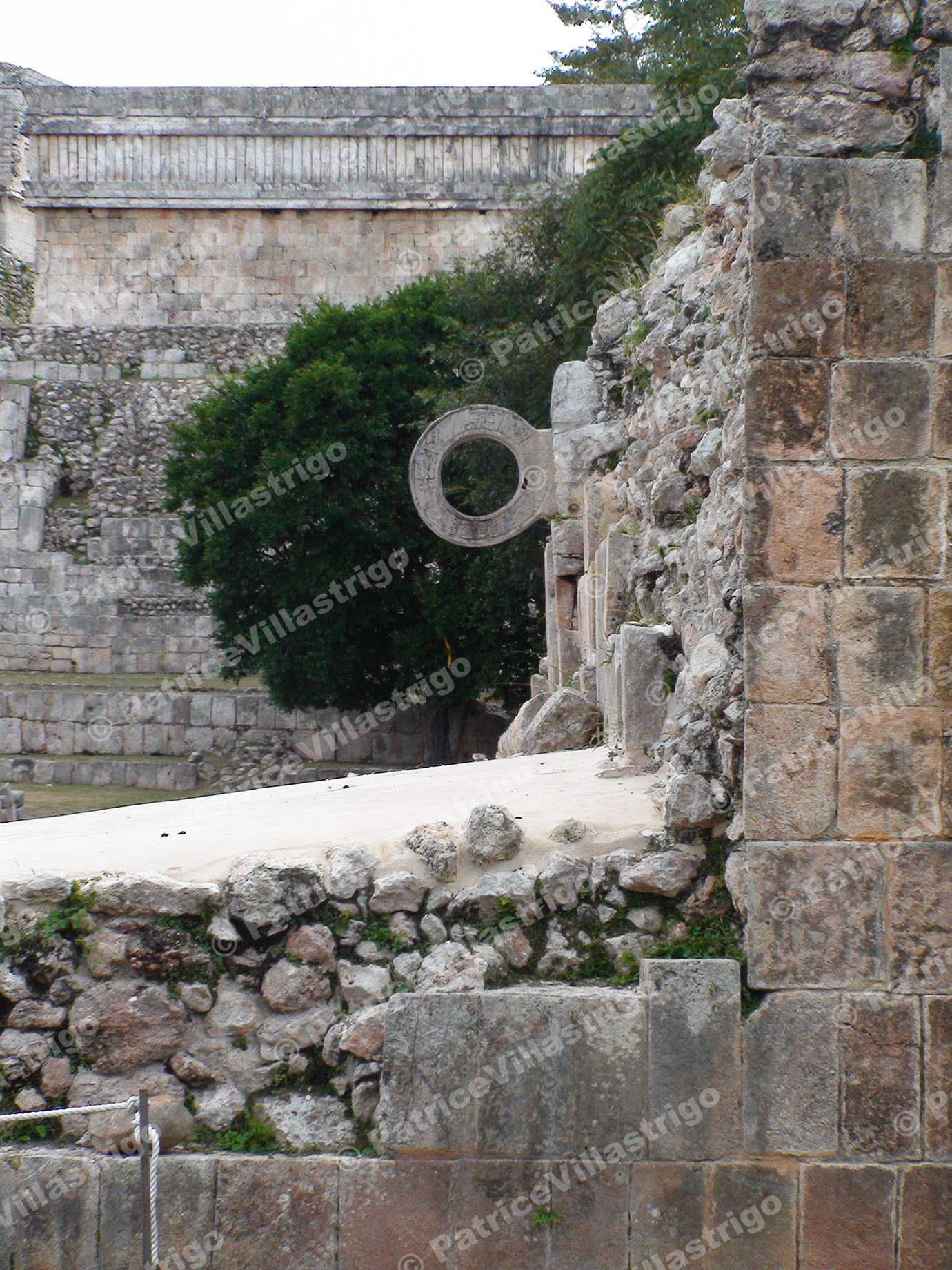 Uxshmal (202)-L